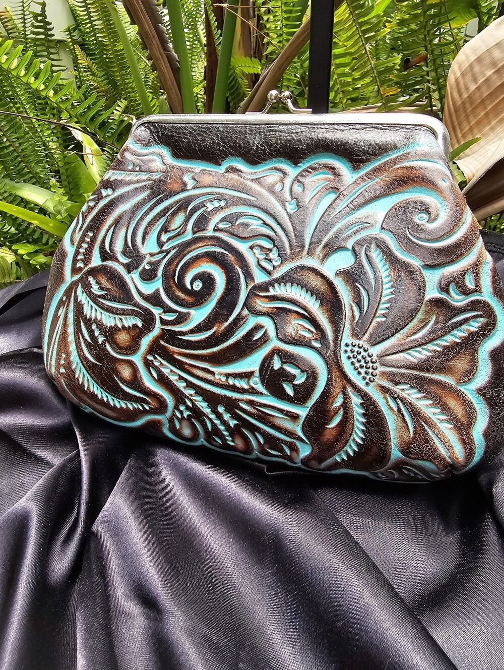 Patricia Nash Tooled Leather Kiss Lock Clutch Bag